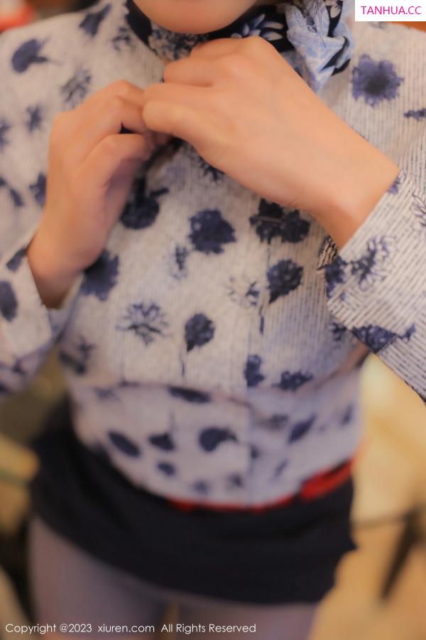   [XiuRen]高清写真图 2023.03.01 No.6338 王楚璇 制服短裙第9张图片